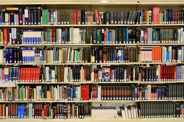 How to Build Built-In Bookshelves: A Step-by-Step Guide