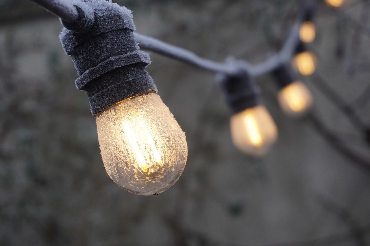 Garden Lighting Trends for 2026: Warmer, Softer, Layered Yards