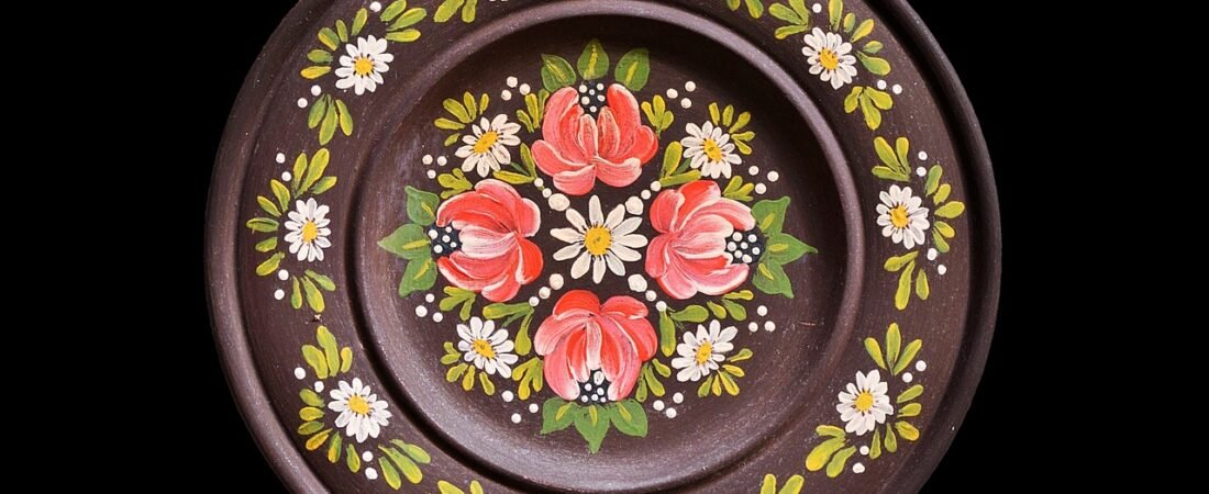 DIY Plate Wall: A Step-by-Step Guide to 2026’s Top Trend