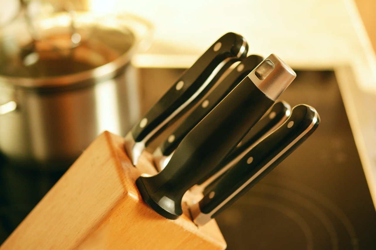 Magnetic knife rack in kitchen