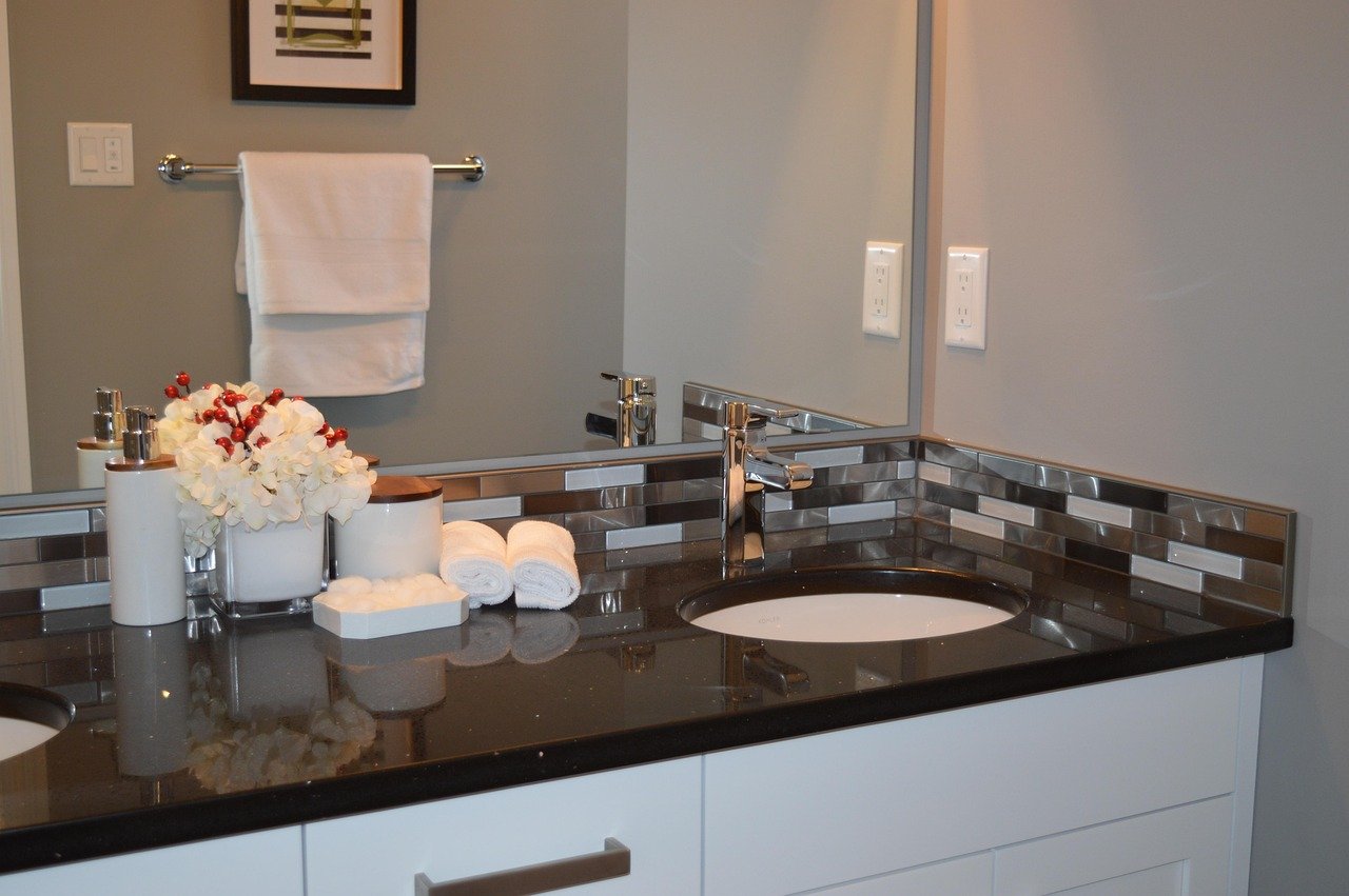 Powder Room Trends 2026: 7 Upgrades That Wow Guests
