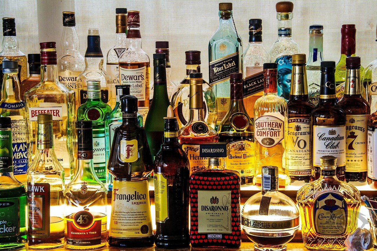 Home Bar Trends 2026: 7 Upgrades That Raise the Bar