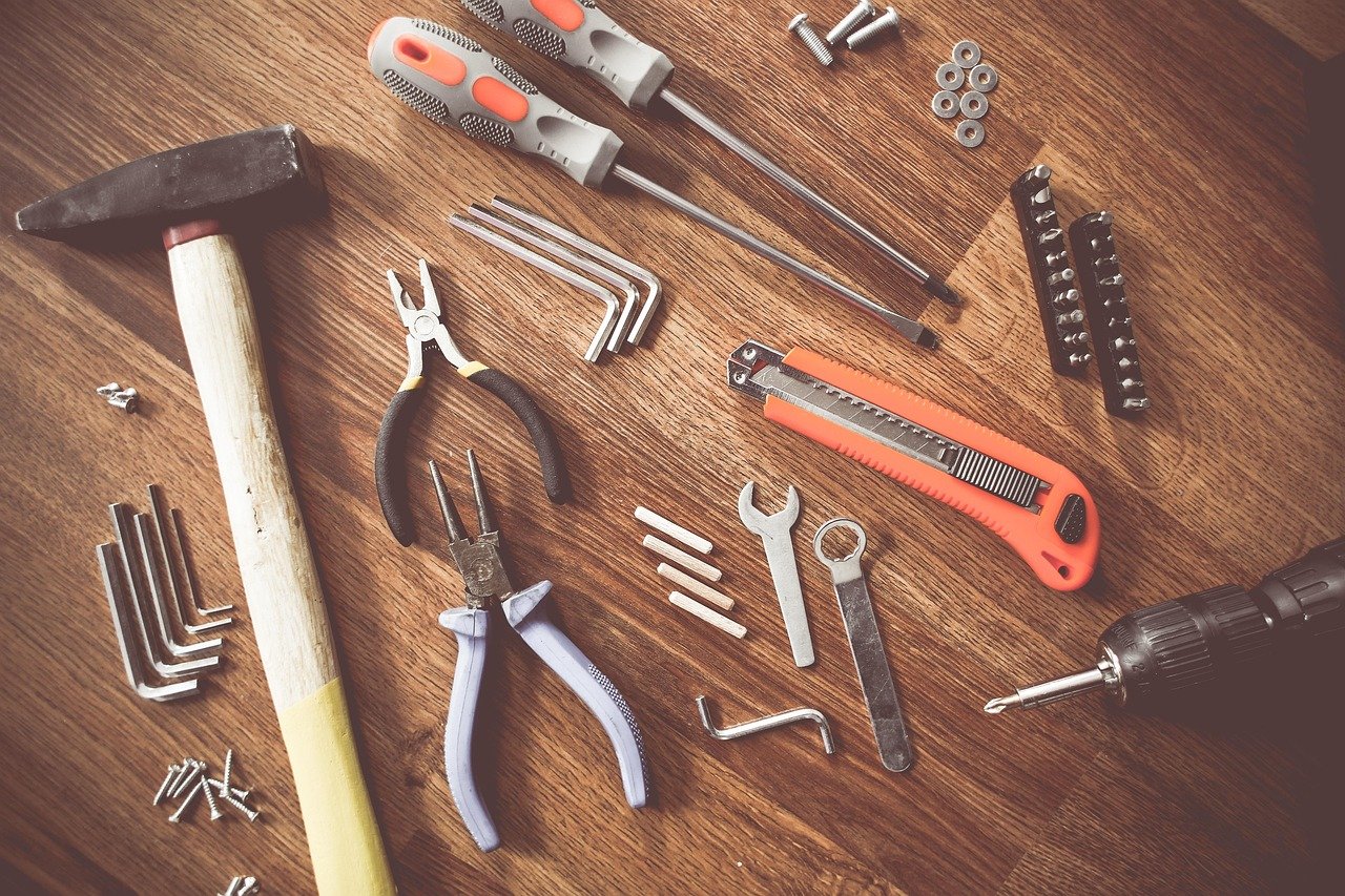 How to Upgrade Cabinet Hardware: A Weekend DIY Kitchen Fix