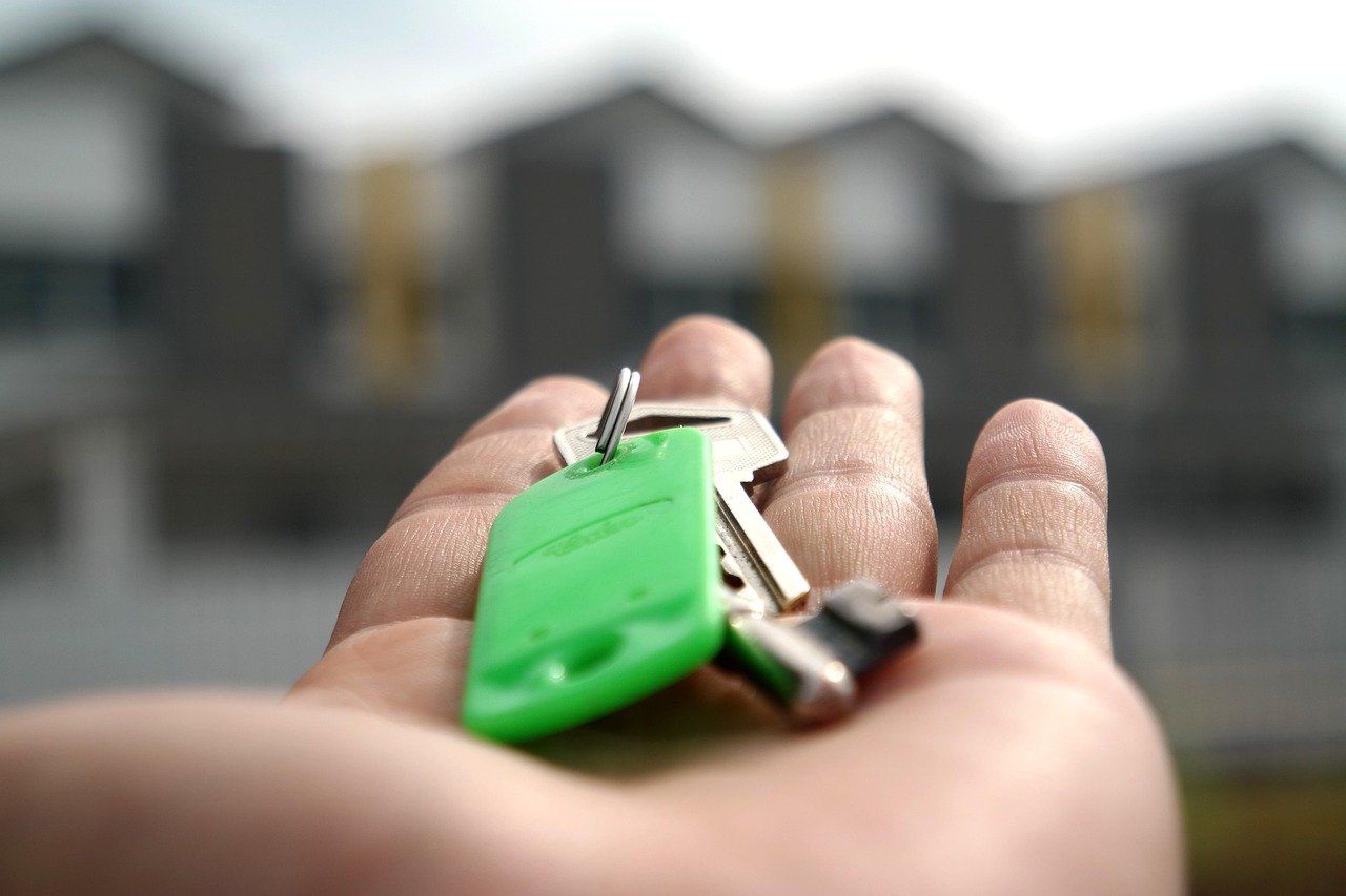Single Women Now Outnumber Single Men as Homeowners
