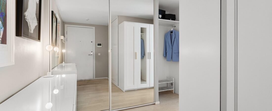 Walk-In Closet Trends 2026: 7 Upgrades Worth the Splurge