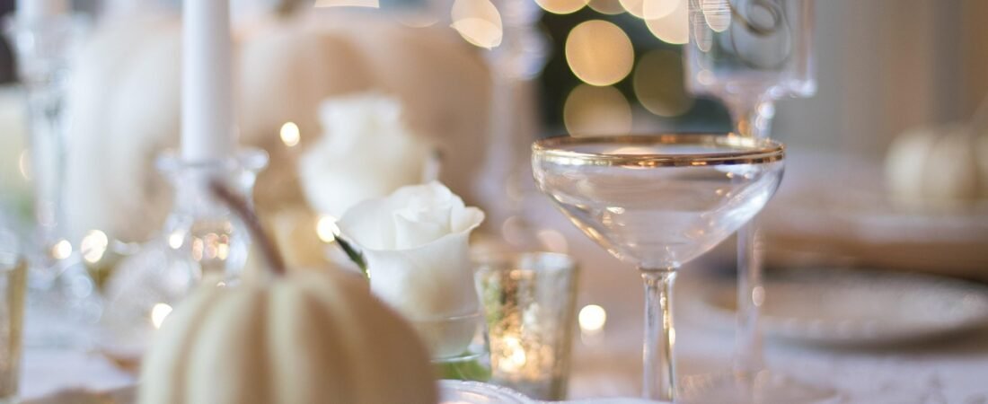 Thanksgiving Table Decor Trends 2026: 7 Looks to Copy