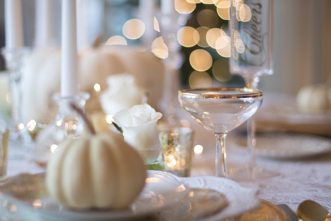 Thanksgiving Table Decor Trends 2026: 7 Looks to Copy